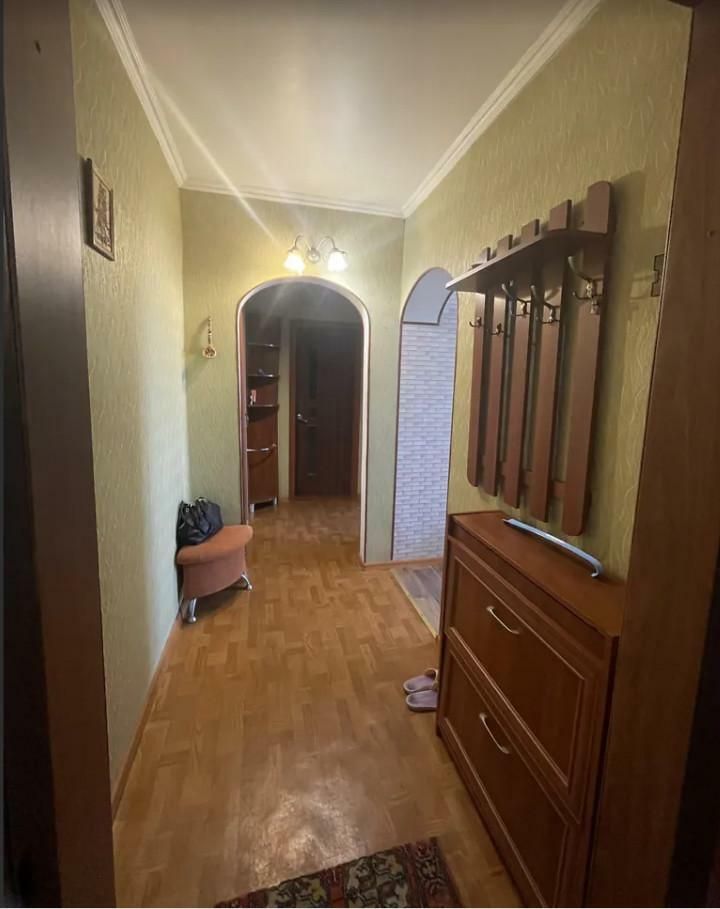 1834714379404752