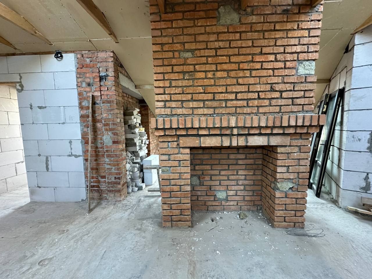 1839059722324752