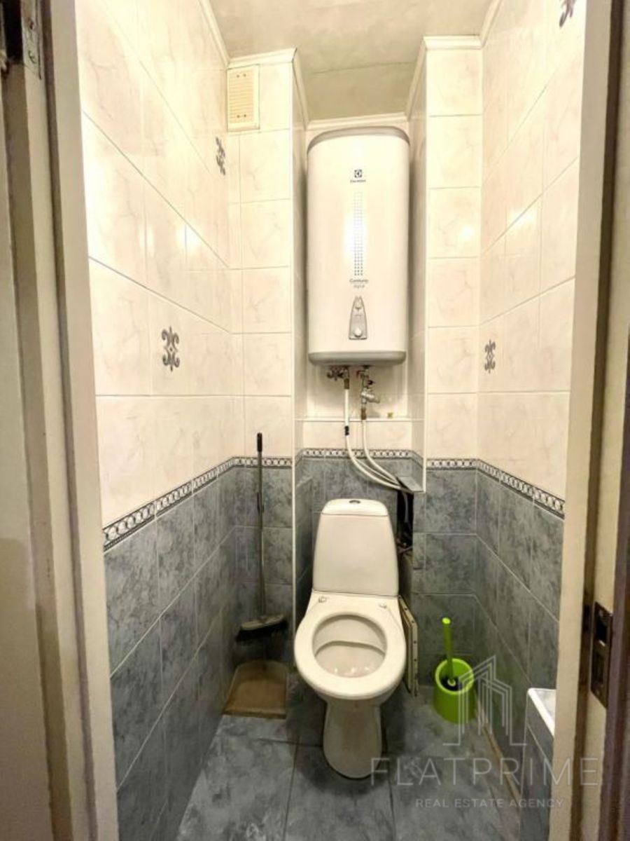 1834078476869756