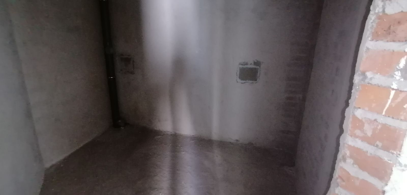 1834091018334758