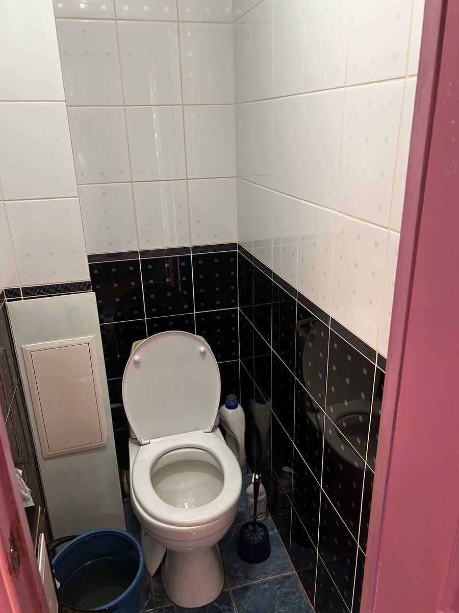 1842351957630759