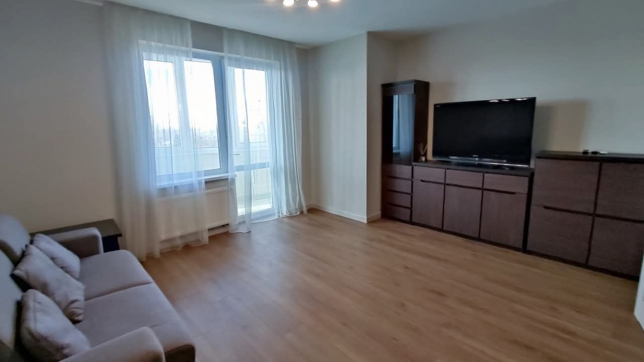1834985198776760