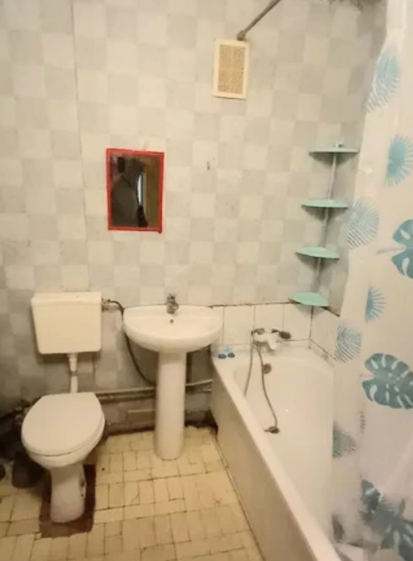 1835086381112762