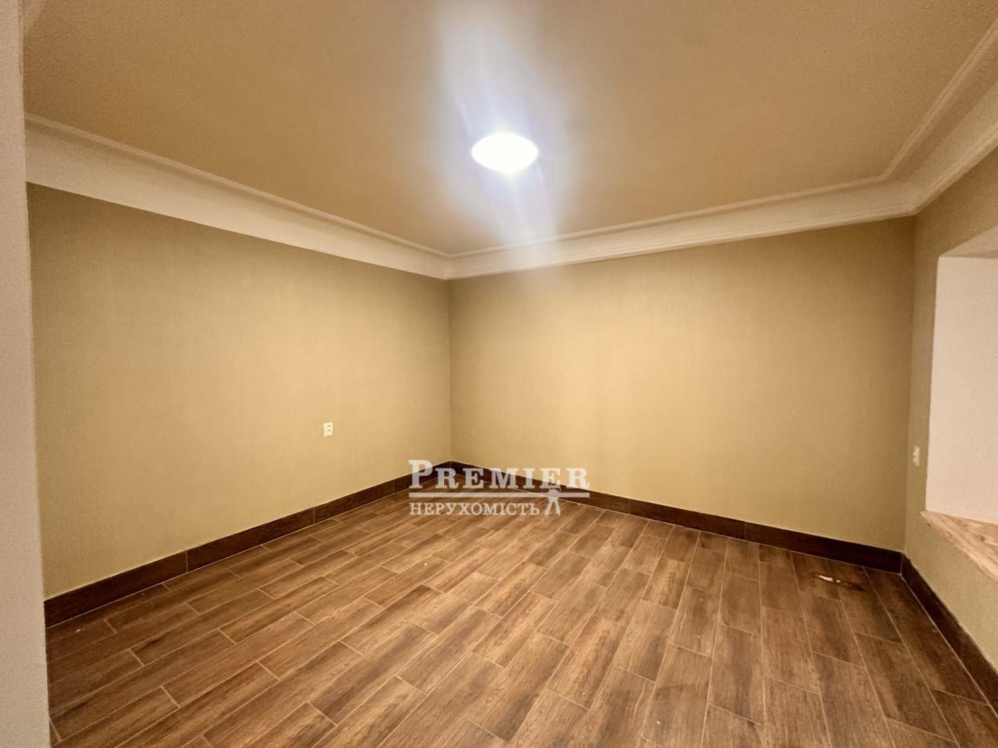 1836438219398762