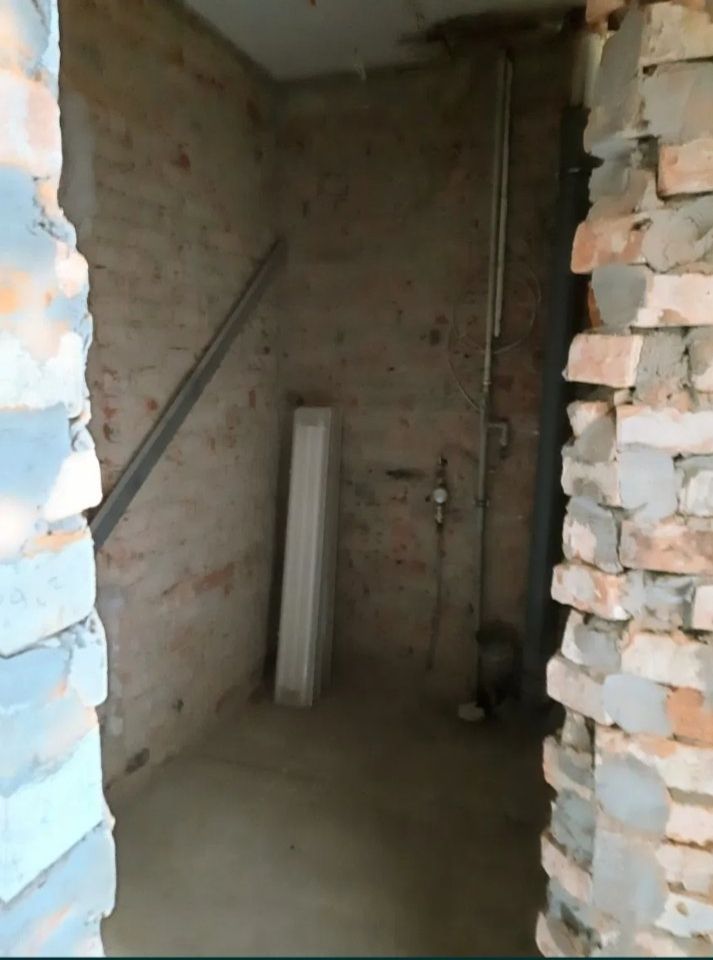 1835637196703077
