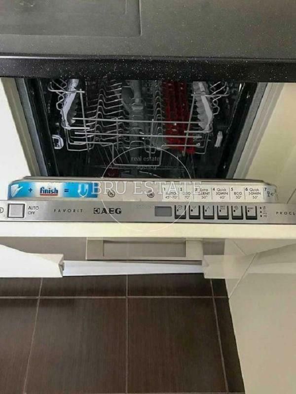 1838449602887077