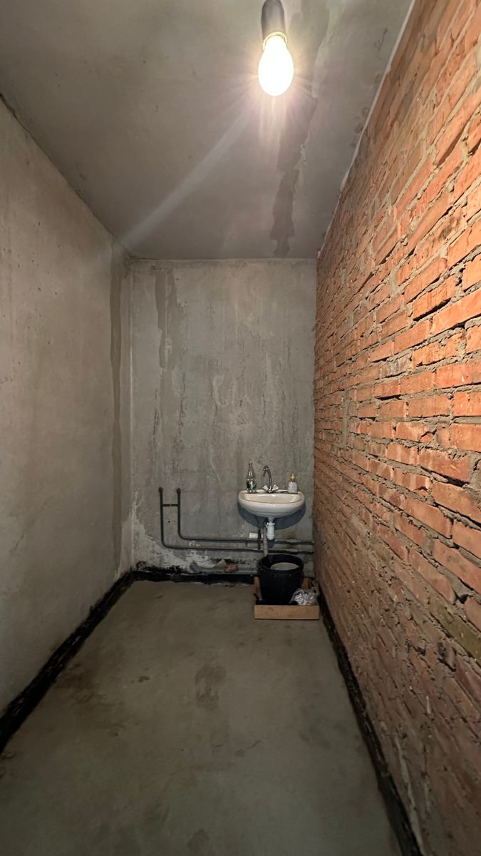 1833900274058770