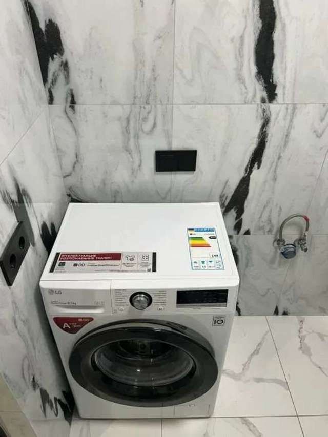 1835368698166770