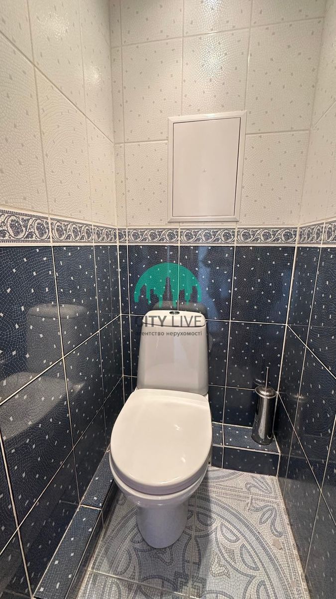 1834089655286773