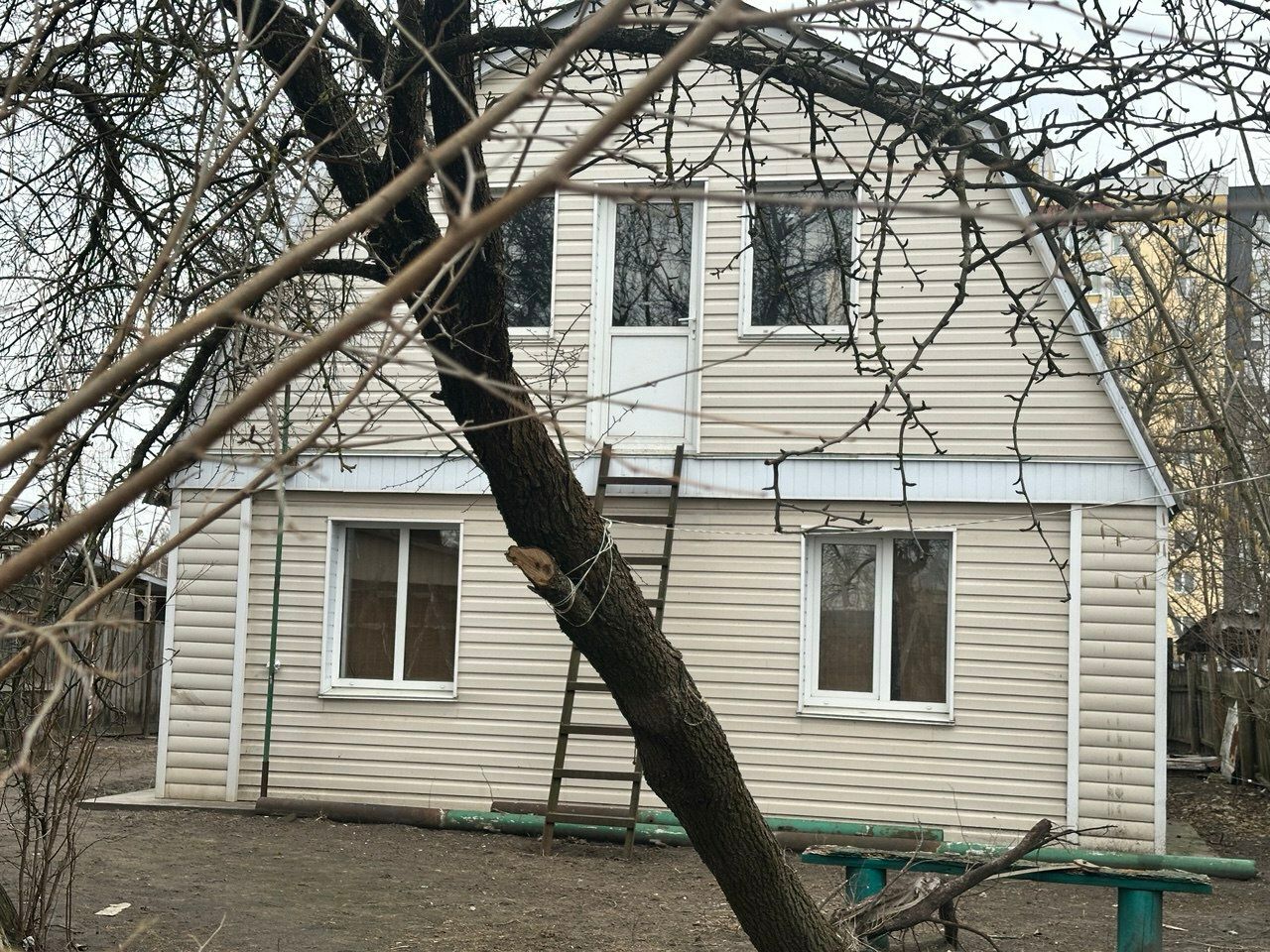 1835904875670774