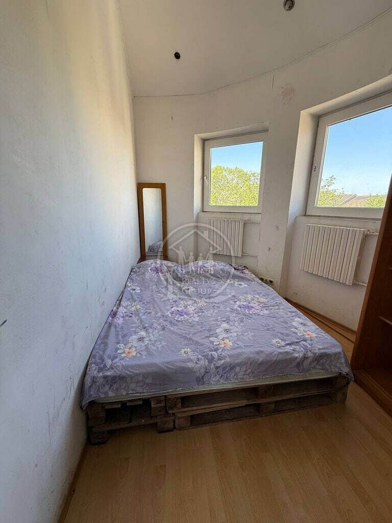 1832549873914775