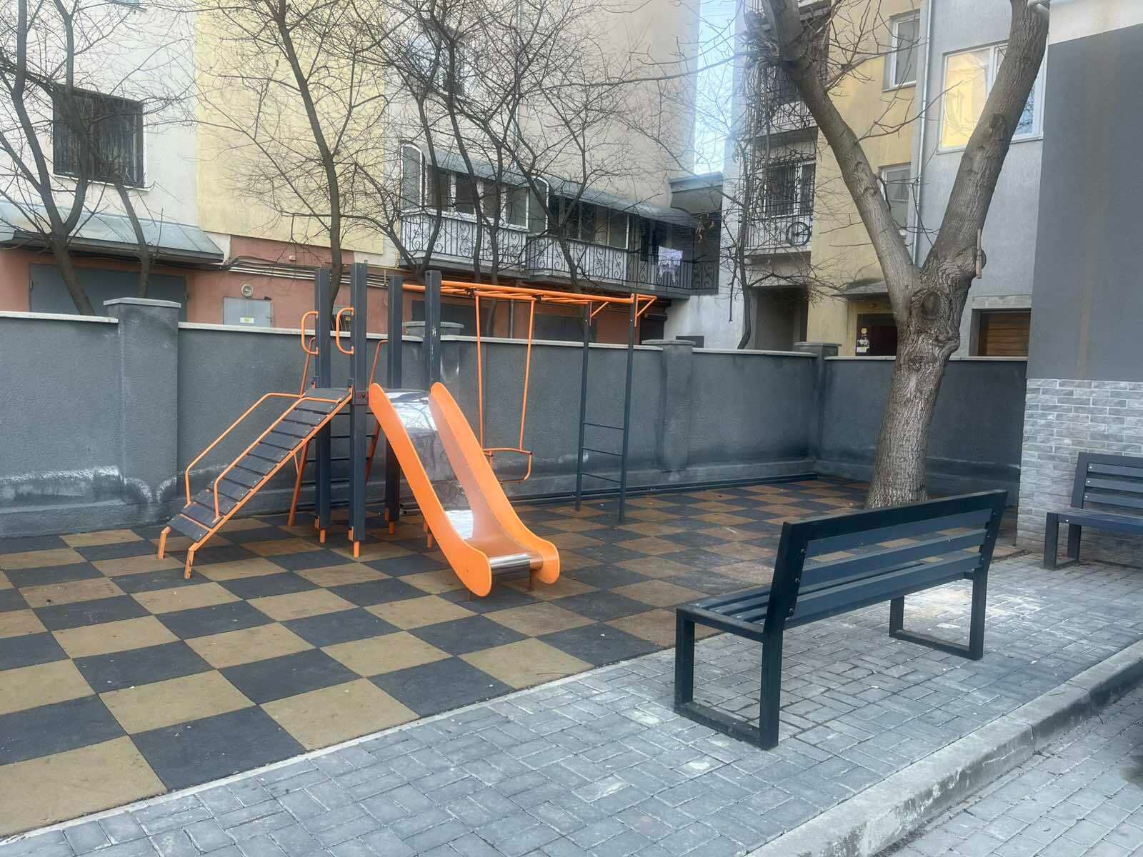 1834457473379777