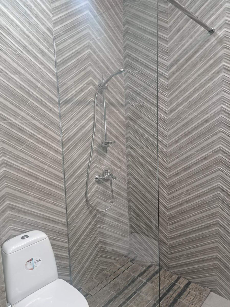 1828504055939078
