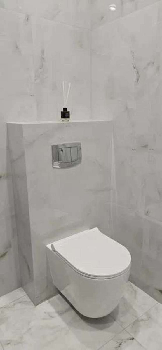 1833903775982078