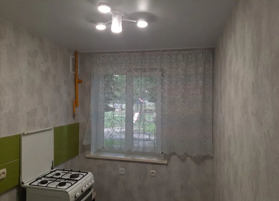 1835071307978078