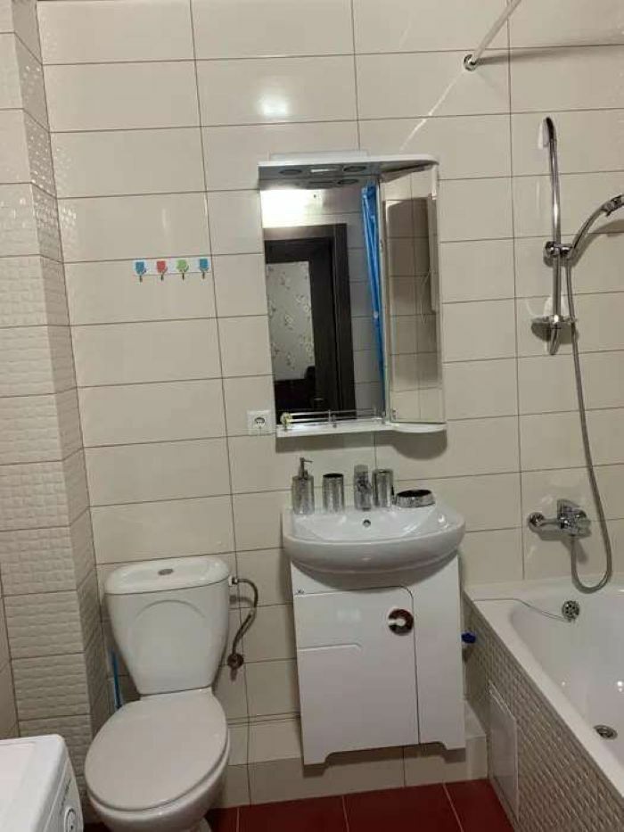 1837889142272078