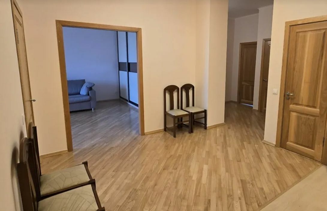 1835097243142783