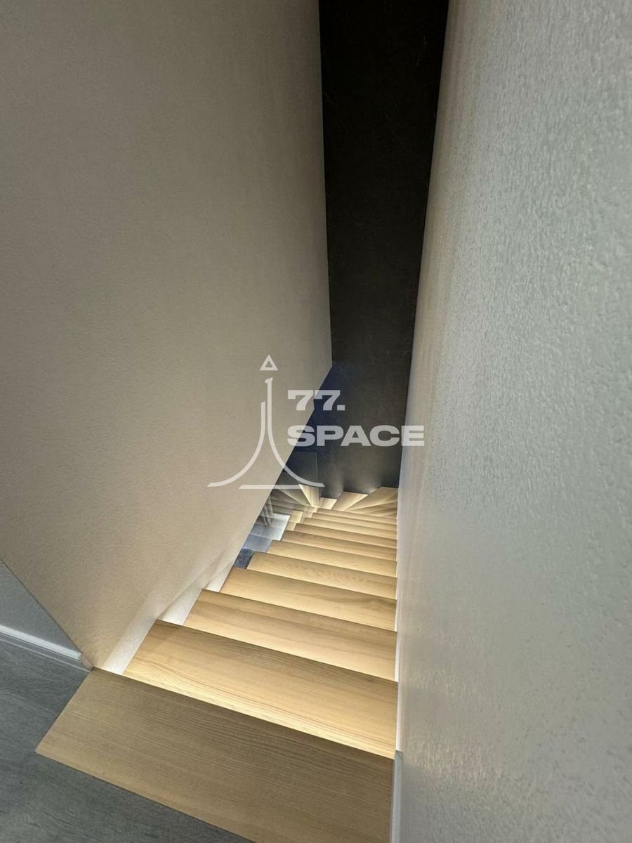 1835731867983783