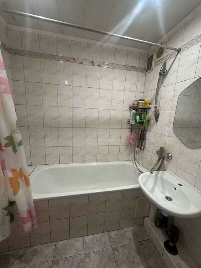 1837896349587784
