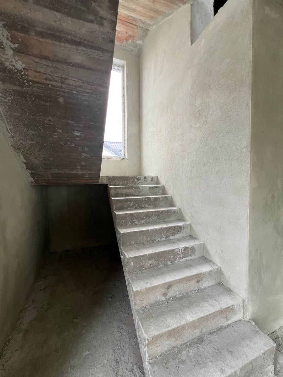 1839164035683785