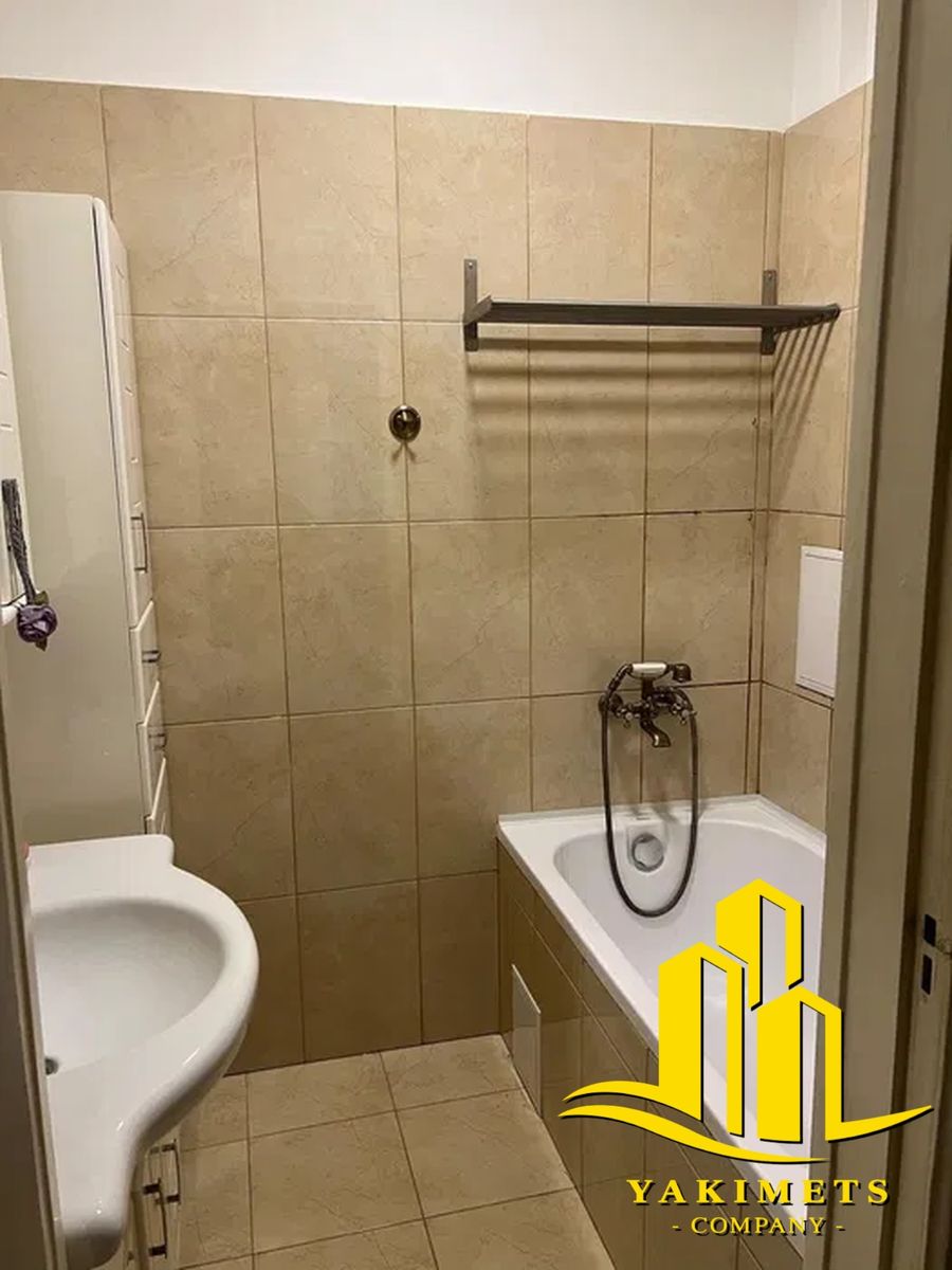 1840506901421785