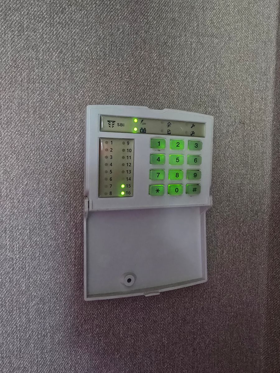 1835344602690789