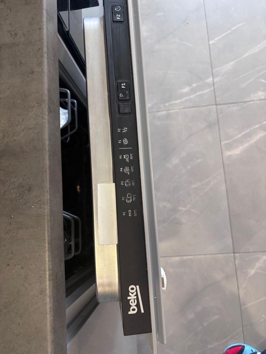 1831548425806079