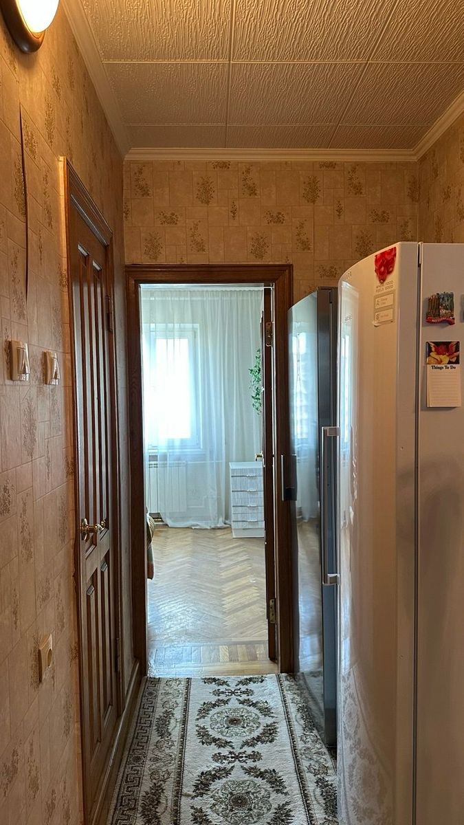 1835906281673079