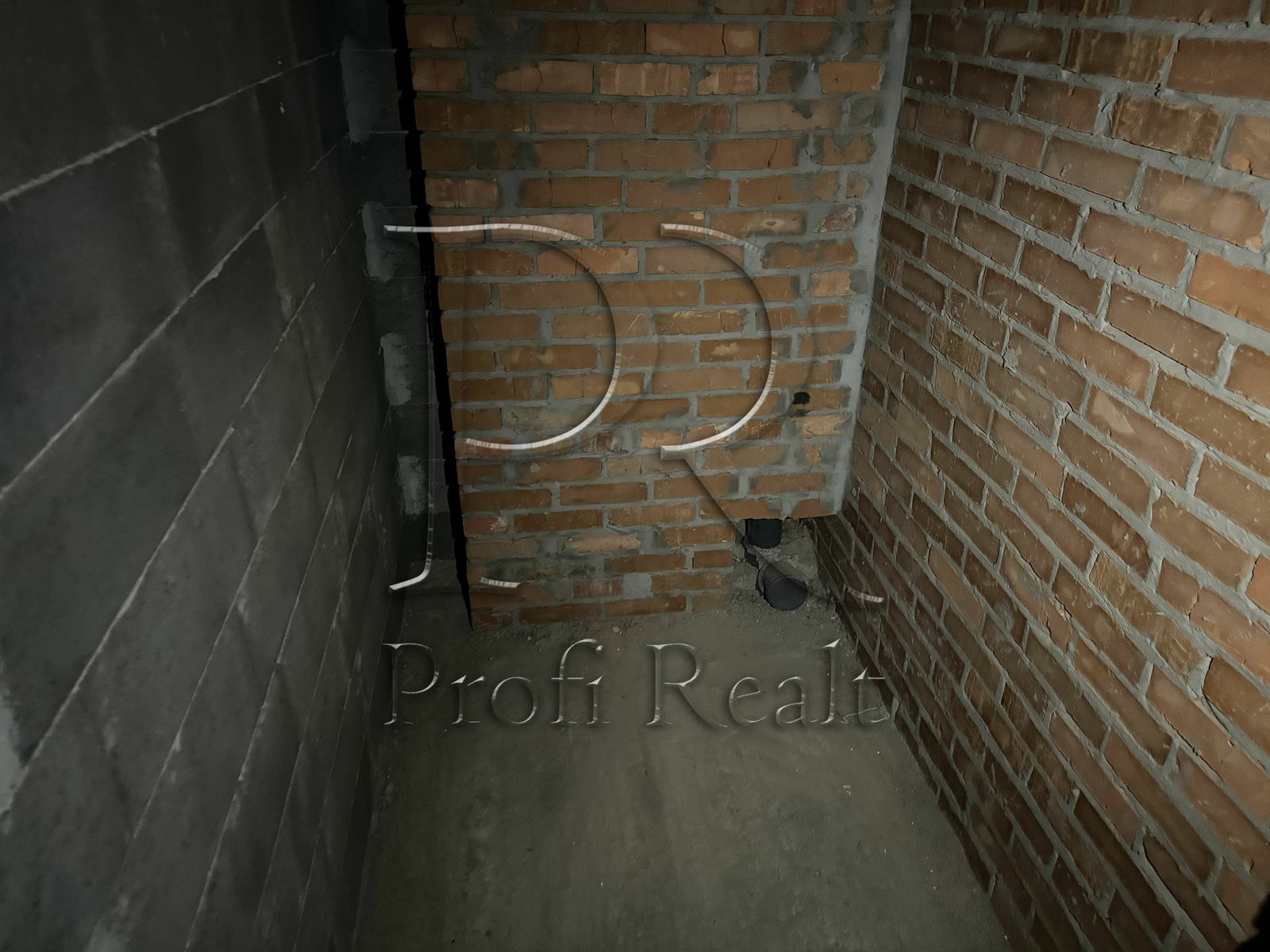 1831380515569791