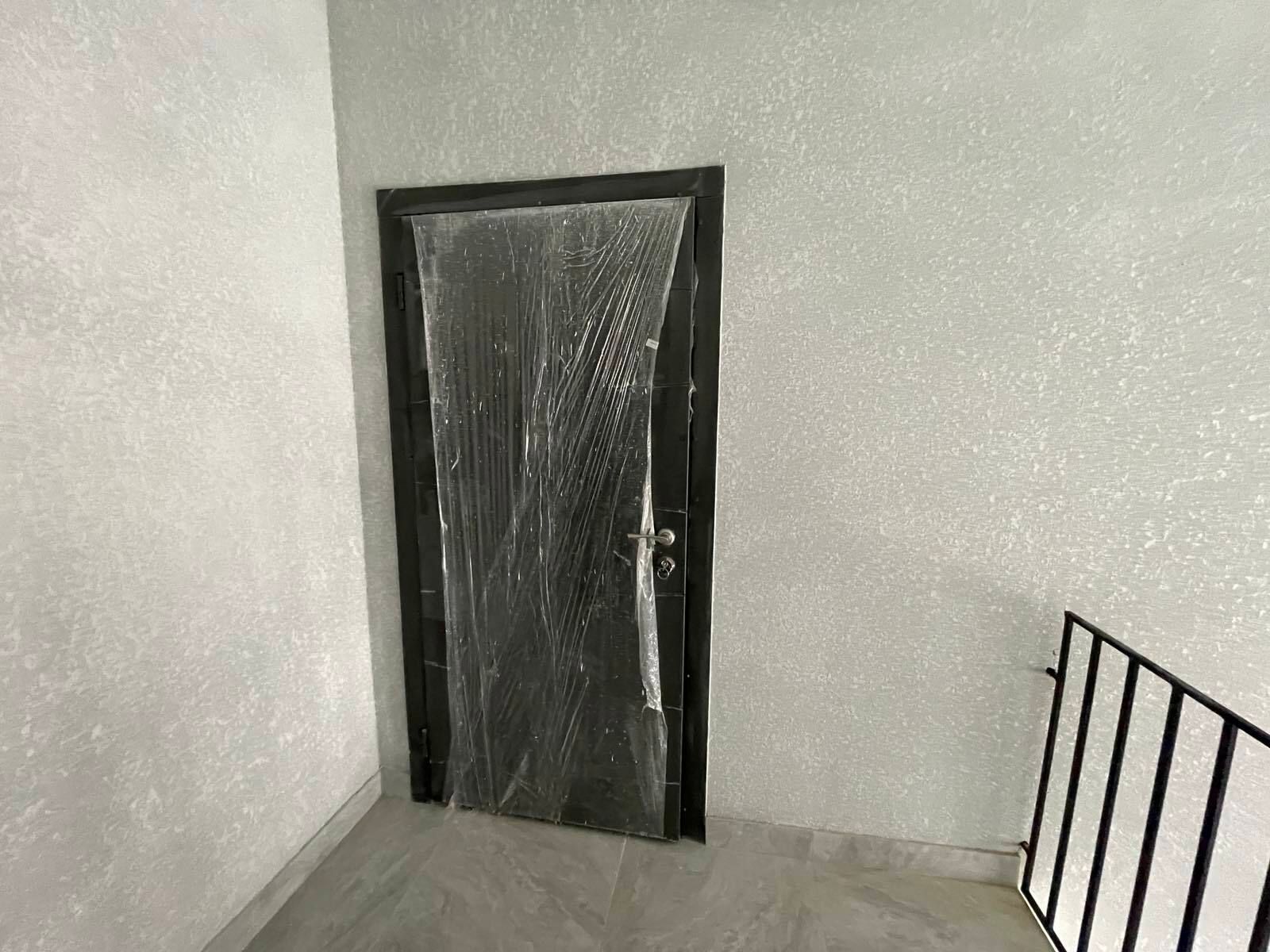 1832543526416792
