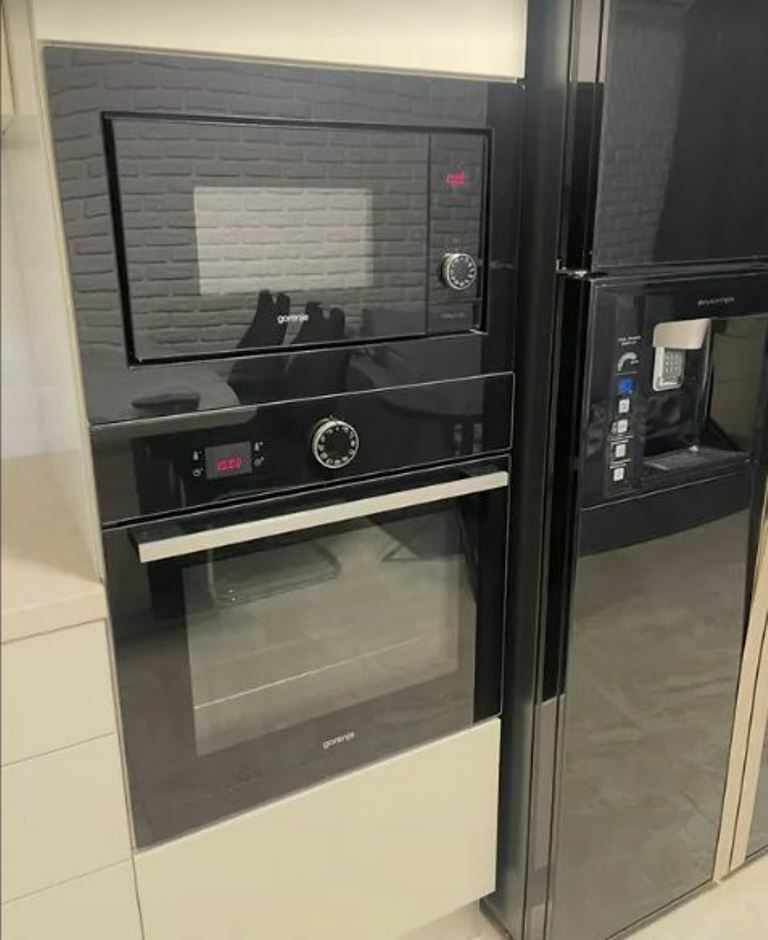 1832729671022794
