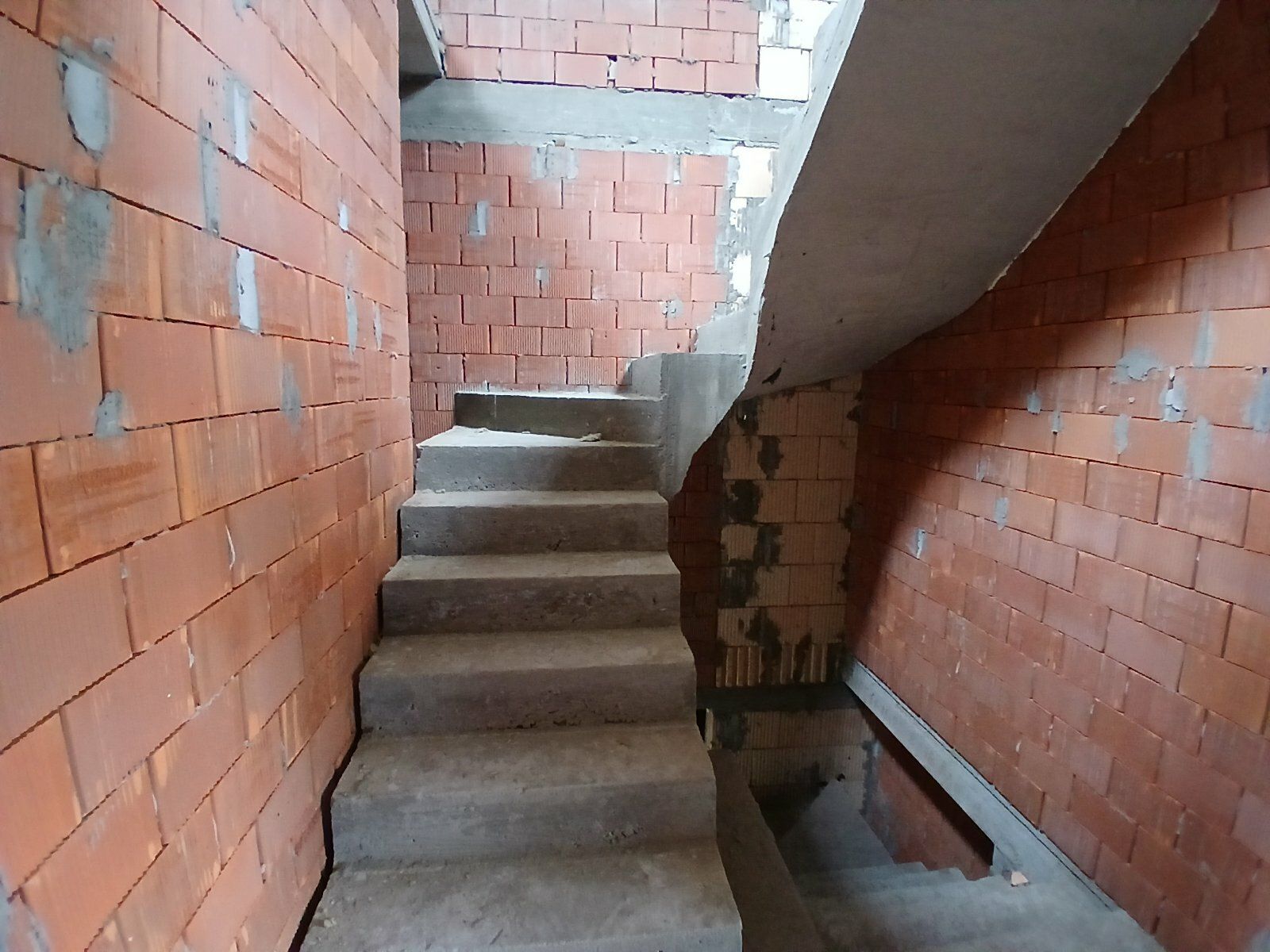 1834737155616794