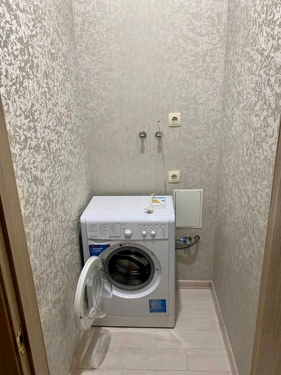 1835364704604794