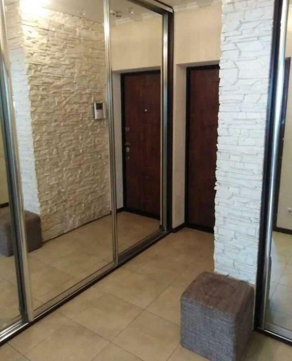 1838338551406795