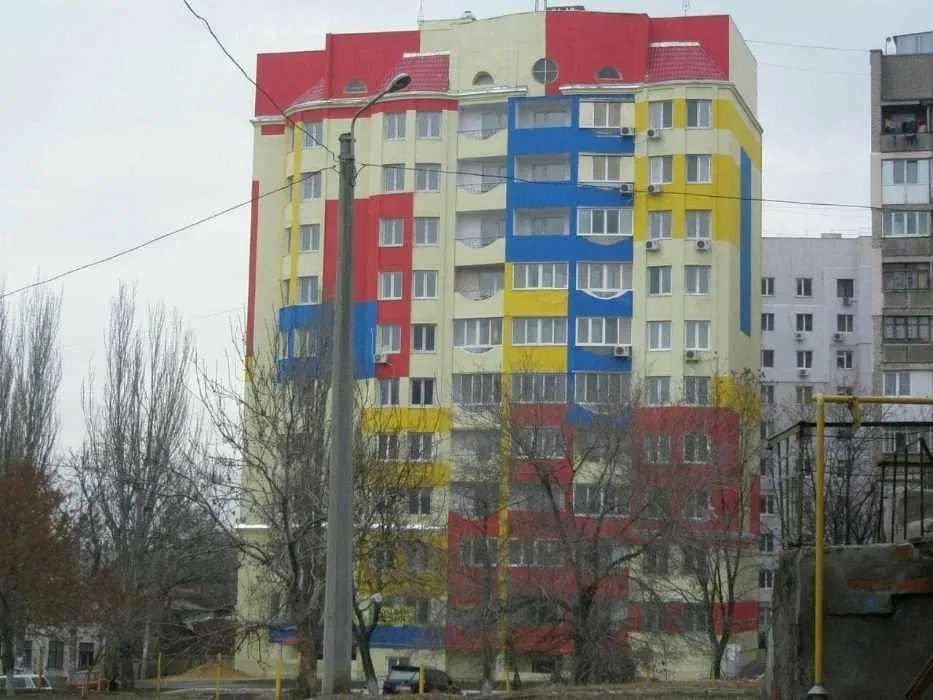 1831377767856796