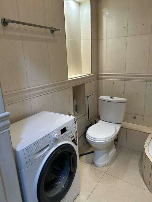 1832718433164799