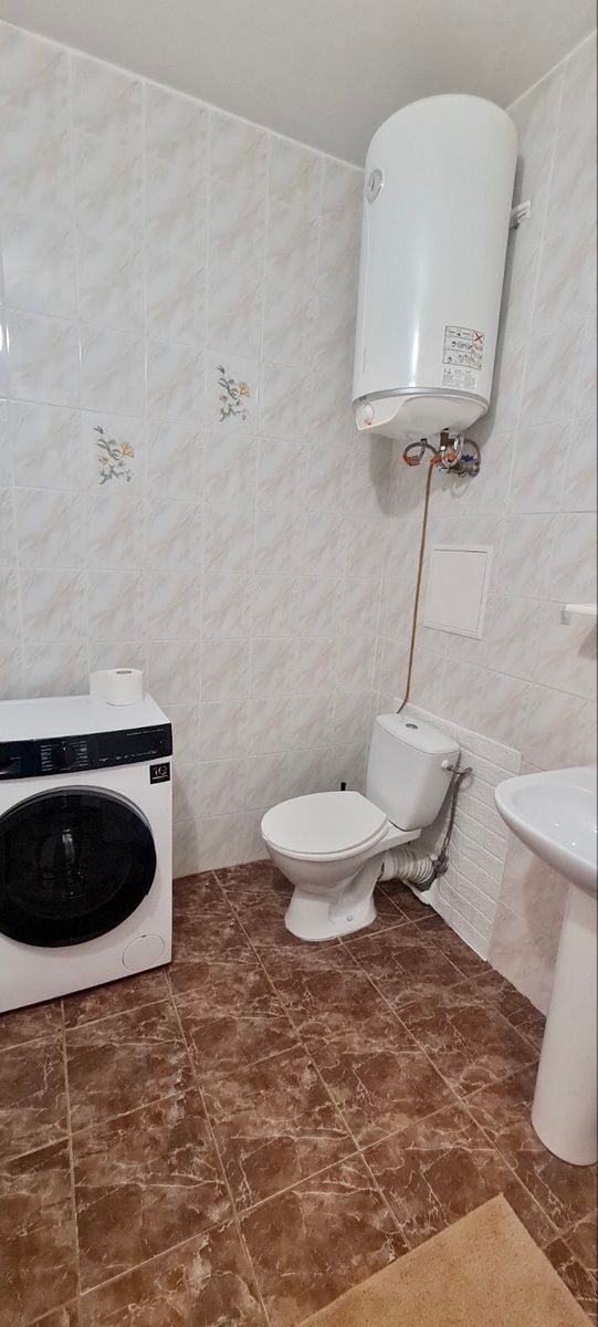 1834207585163799