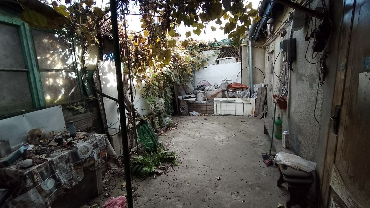 1818770063690008