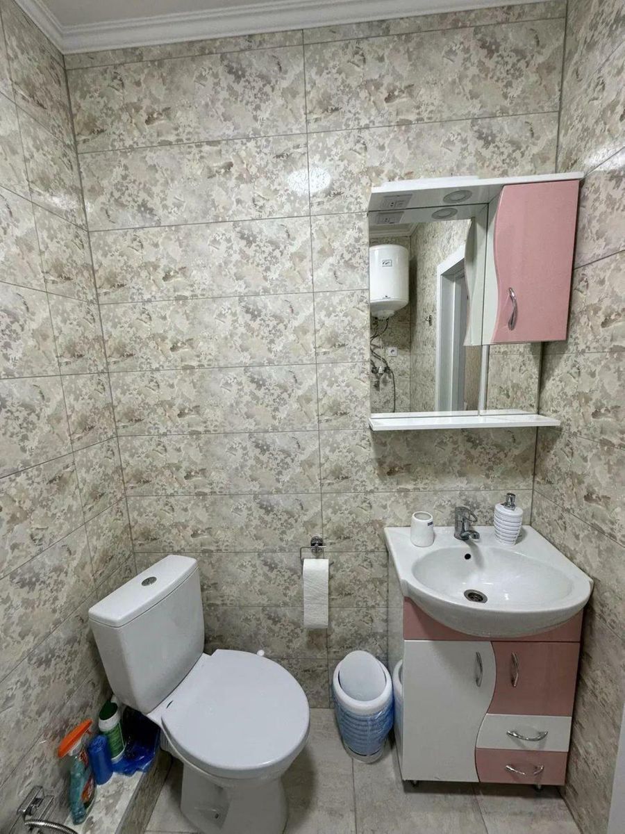 1832635056703800