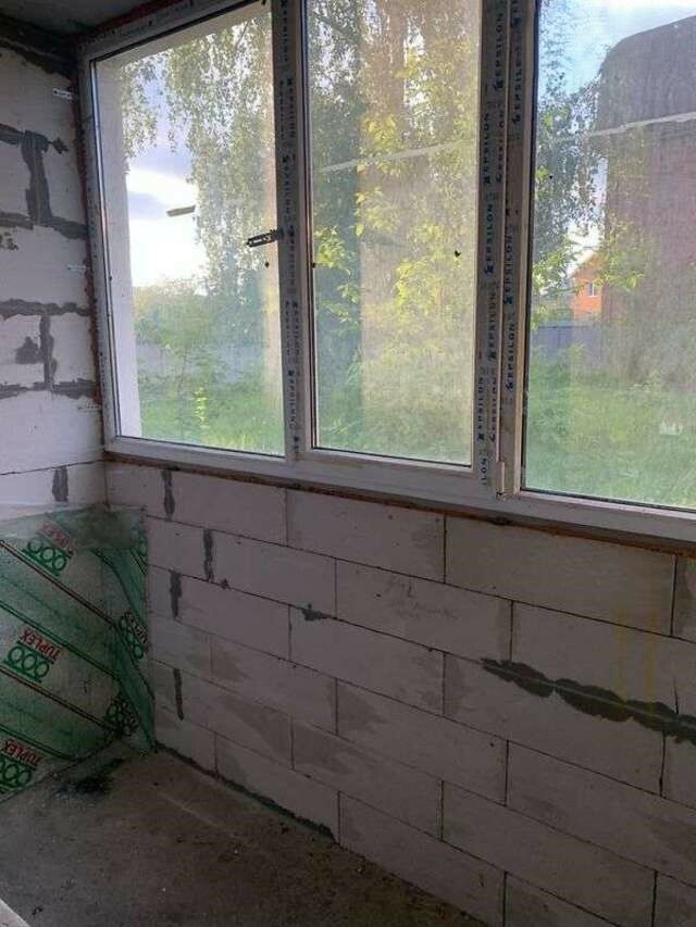 1835812675915802