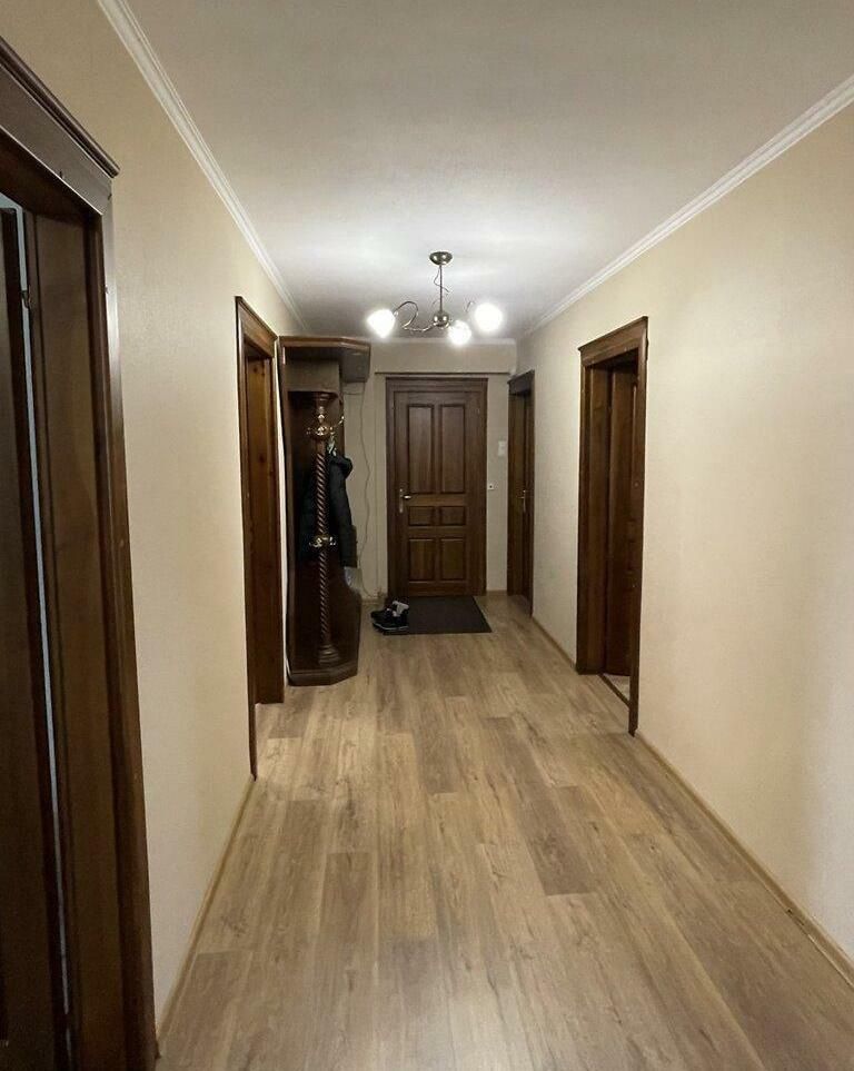 1829004892748805