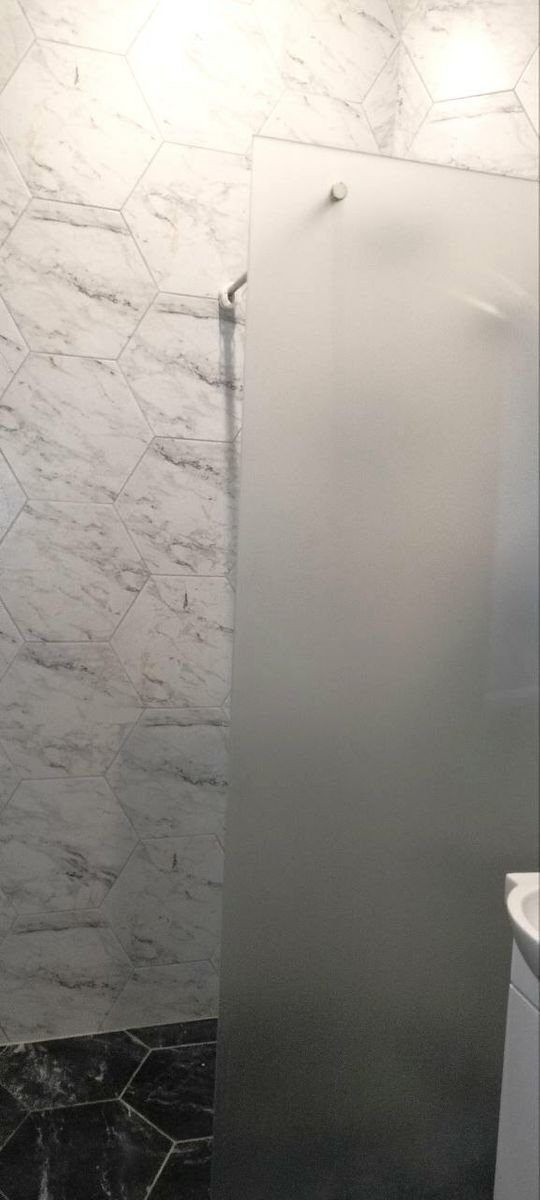 1832989917865805