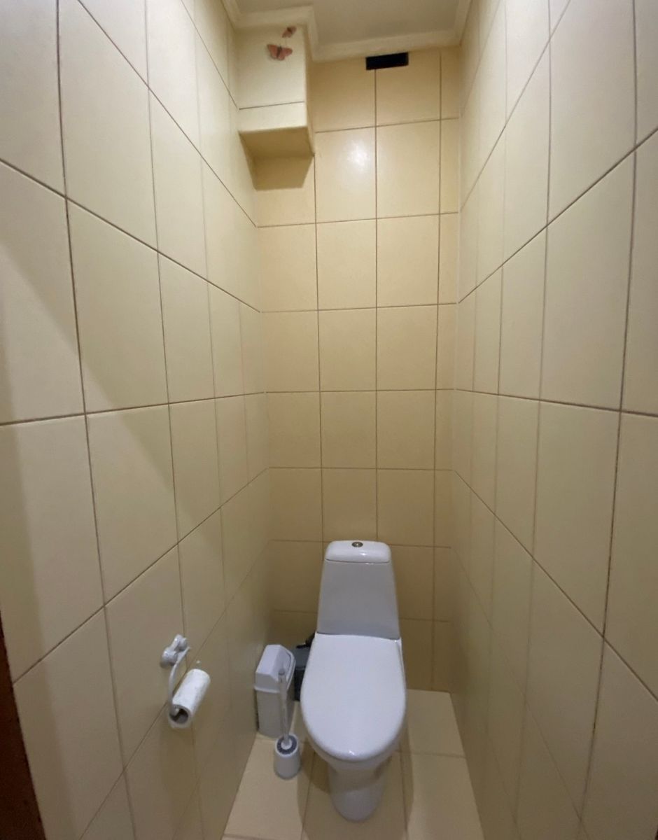 1833890593738806