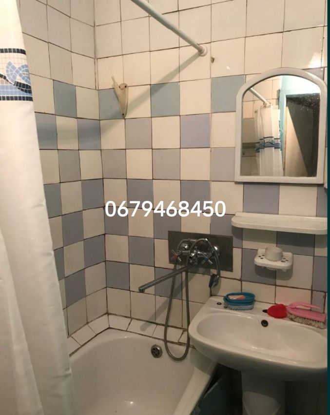 1831285759908808