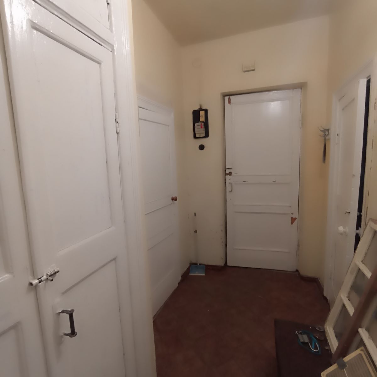 1831538124905808