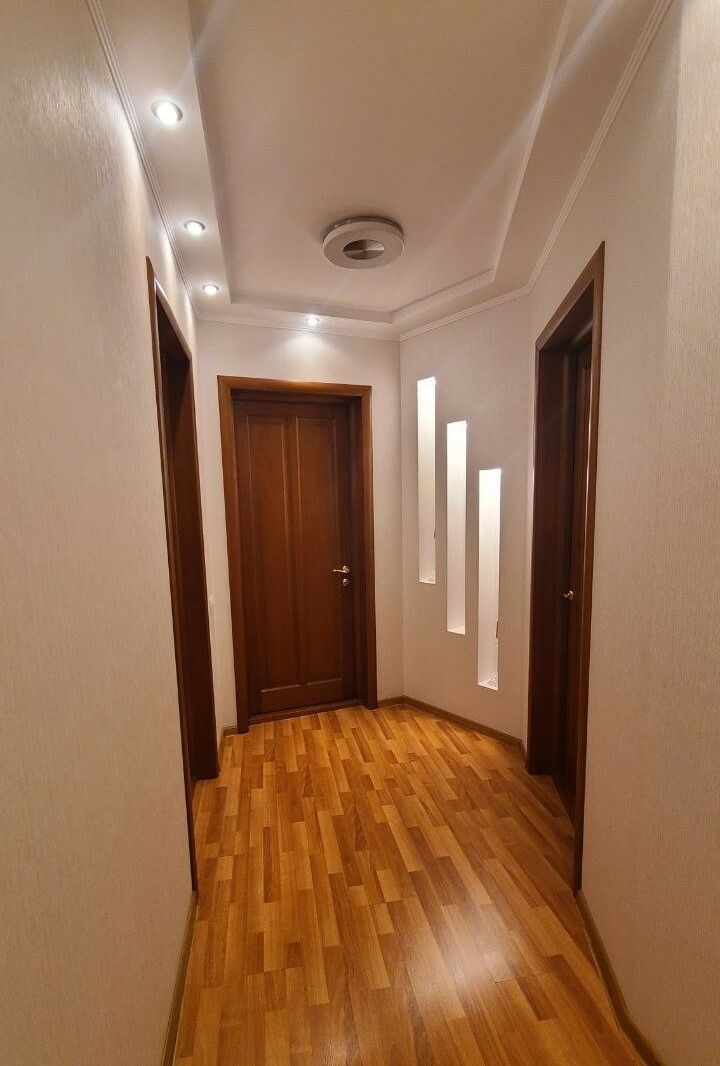 1832813869789808