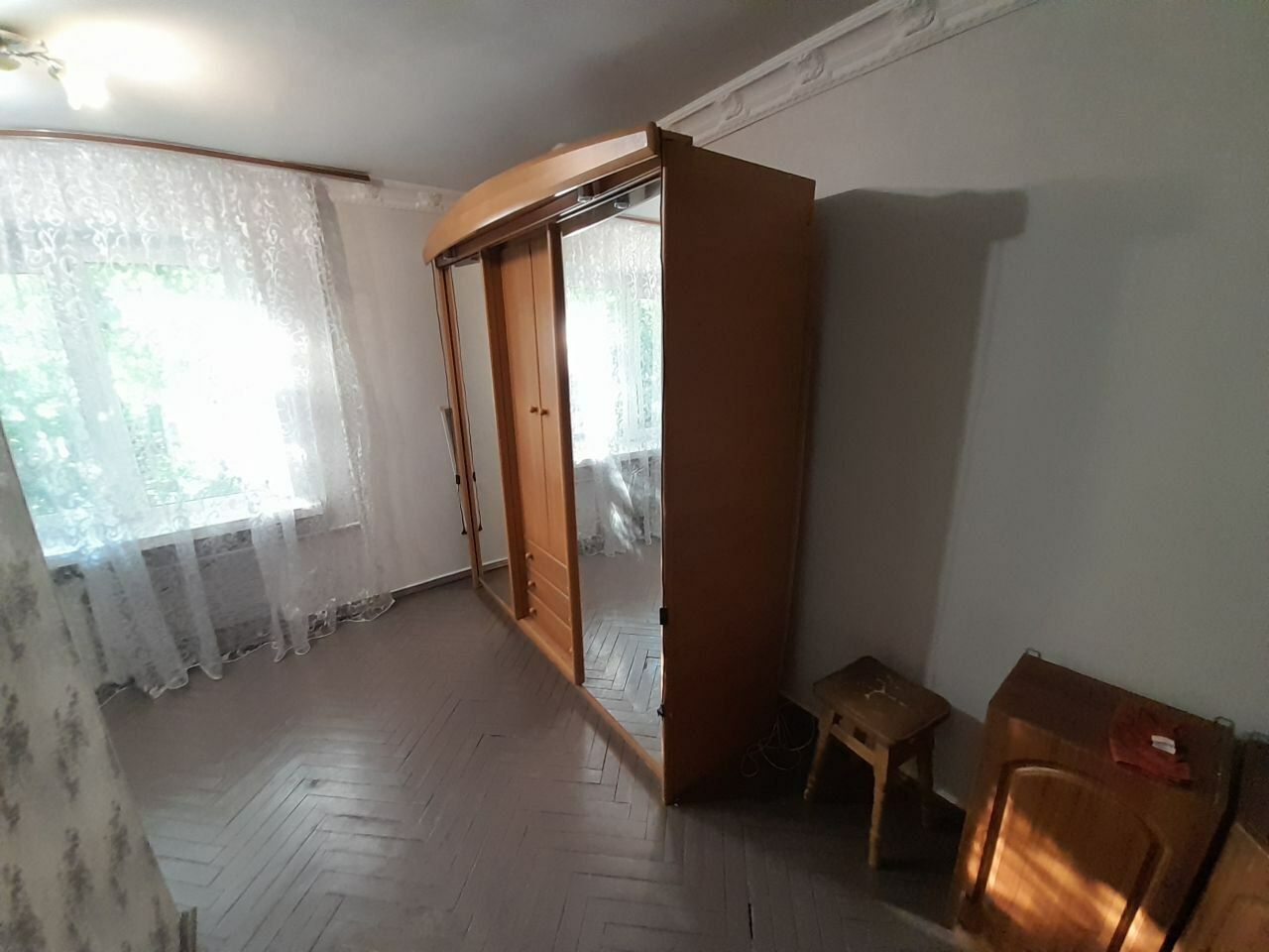 1834646597512808
