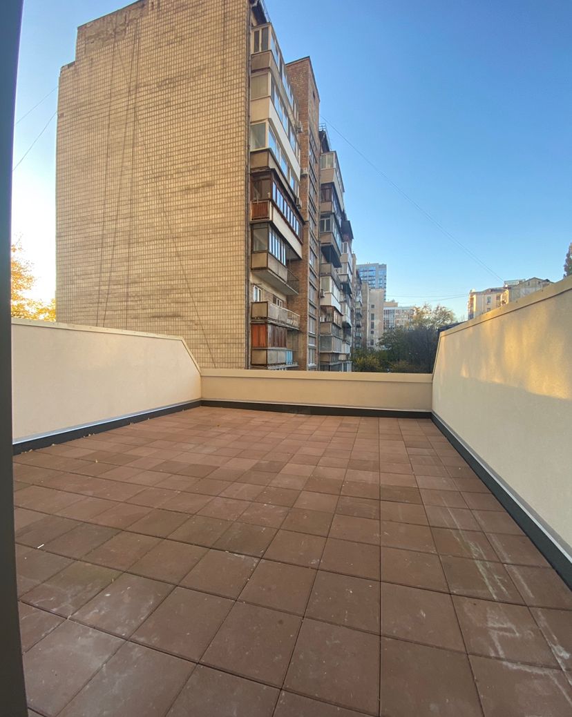 1714643881176809