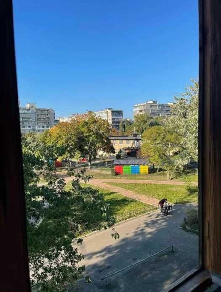 1834473400160809