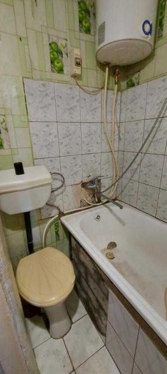 1832554185541081